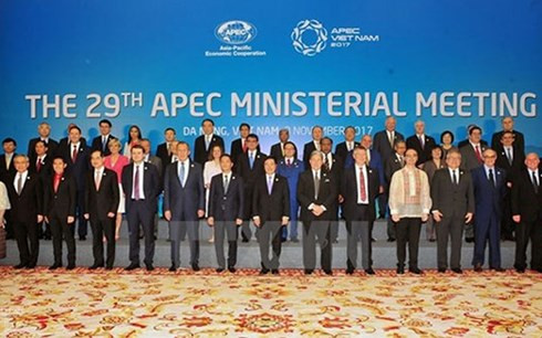  Phó thủ tướng, Bộ trưởng Ngoại giao Phạm Bình Minh cùng các đại biểu tham dự hội nghị AMM 29 chụp ảnh chung. Ảnh minh họa: TTXVN.