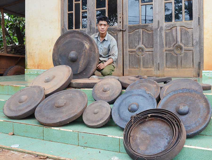  Bộ chiêng của gia đình bà Rơ Lan Blin (làng Gran, xã Ia Hlốp, huyện Chư Sê). Ảnh: P.L