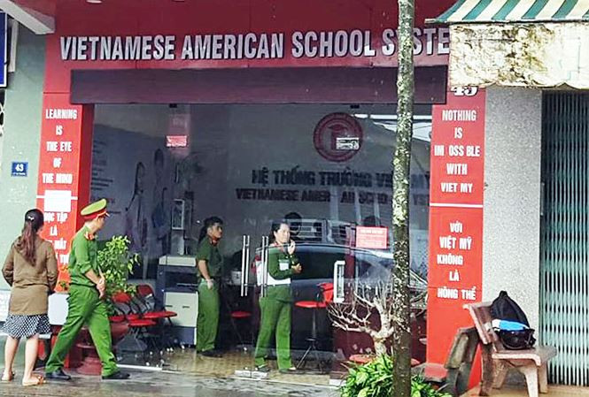 Khám xét trụ sở Trường cao đẳng Việt Mỹ