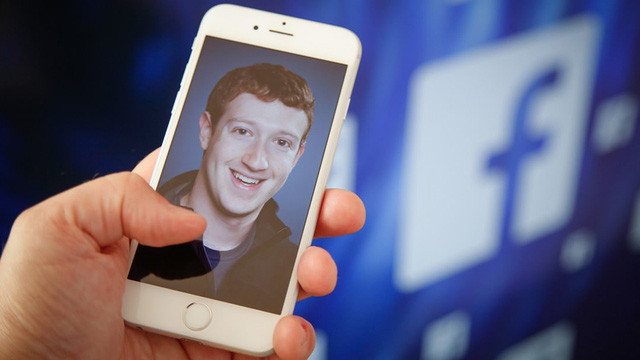 Mark Zuckerberg đã sớm nhìn thấy tiềm năng của nền tảng di động và thậm chí thành công hơn cả Apple, Google.  Mark Zuckerberg đã sớm nhìn thấy tiềm năng của nền tảng di động và thậm chí thành công hơn cả Apple, Google.