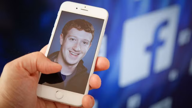  Mark Zuckerberg đã sớm nhìn thấy tiềm năng của nền tảng di động và thậm chí thành công hơn cả Apple, Google.