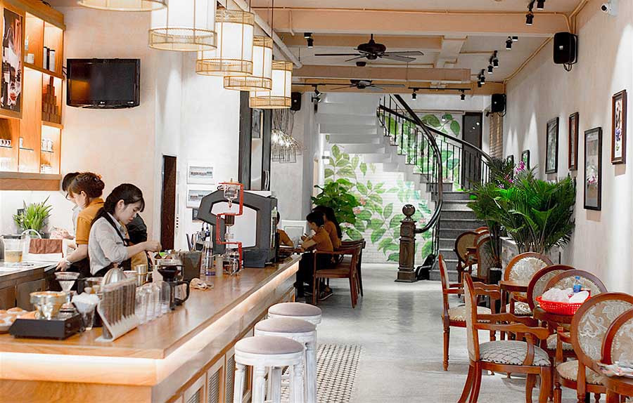  Không gian cà phê hiện đại, sang trọng tại Lamant Cafe. Ảnh: H.T