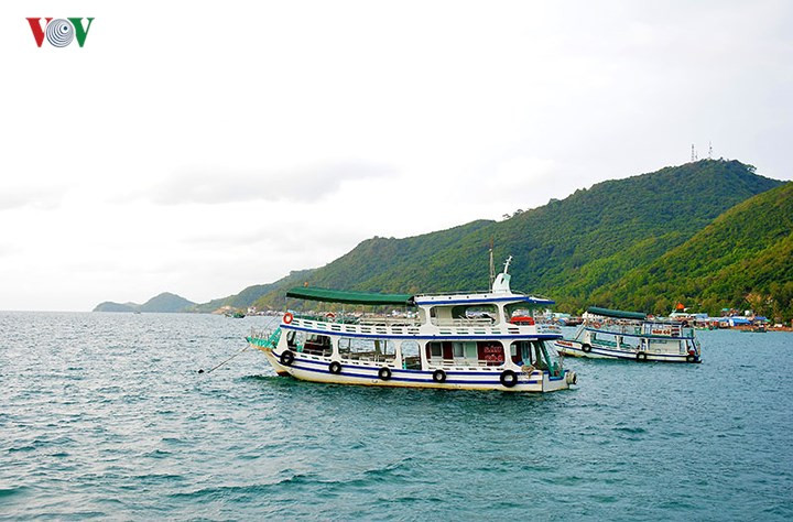 Quần đảo này thuộc huyện Kiên Hải, tỉnh Kiên Giang: gồm 21 đảo lớn nhỏ, cách TP. Rạch Giá khoảng 65 hải lý.