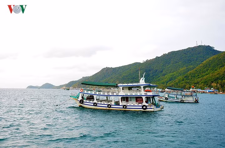 Quần đảo này thuộc huyện Kiên Hải, tỉnh Kiên Giang: gồm 21 đảo lớn nhỏ, cách TP. Rạch Giá khoảng 65 hải lý.