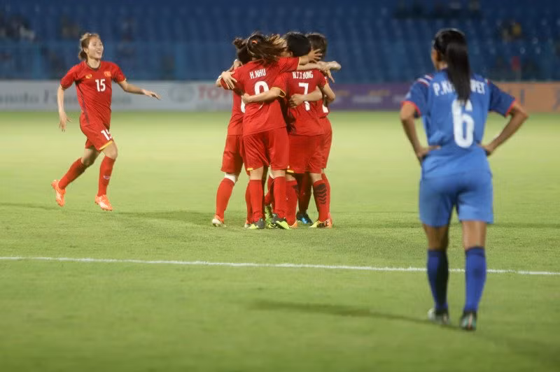 Tuyển nữ Thái Lan thua 2-3 trước Việt Nam, tưởng như phải về nước sớm...