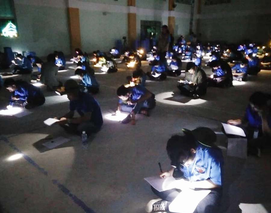 Các trại sinh thi kiến thức. Ảnh: Phan Lài