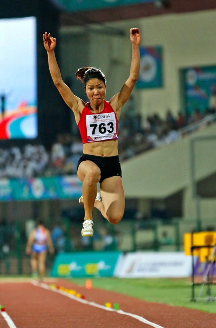 Bùi Thị Thu Thảo với cú nhảy bước lên ngôi vô địch châu Á 2017.