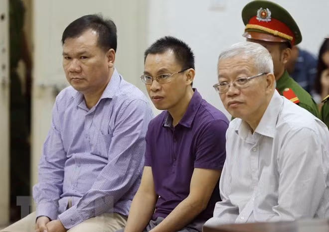 Các bị cáo tại phiên tòa. (Ảnh: Doãn Tấn/TTXVN)