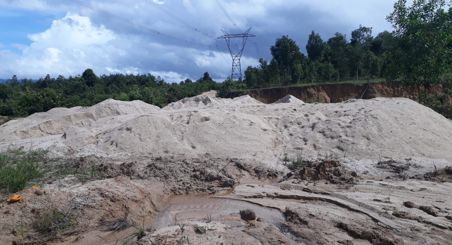 Một lượng cát khối lượng khổng lồ được PV phát hiện. Ảnh Mộng Thường