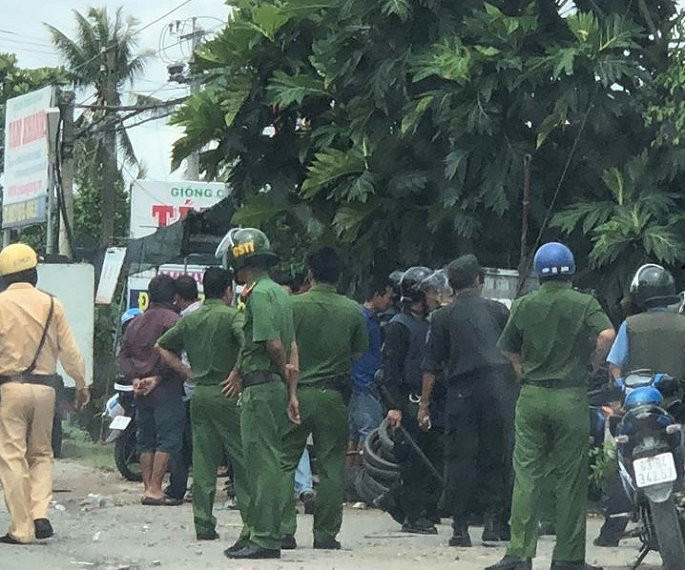 Công an đang tổ chức vây bắt các con nghiện bỏ trốn.