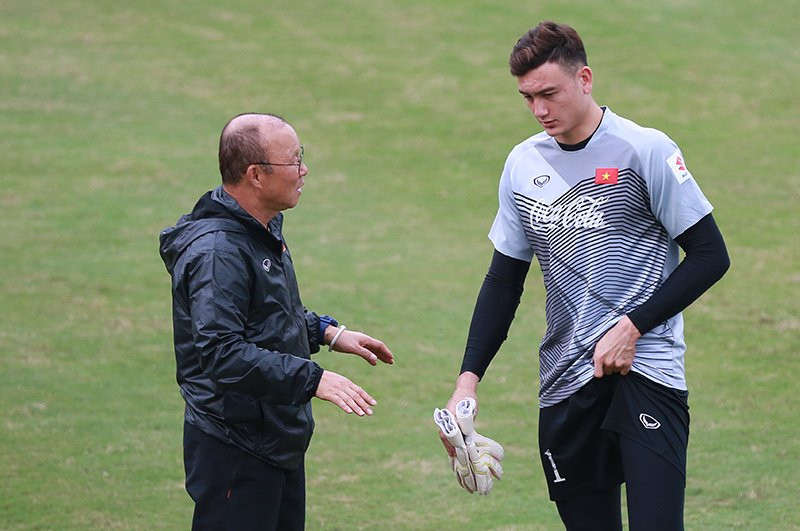 HLV Park Hang Seo đã quyết định để Văn Lâm ở nhà