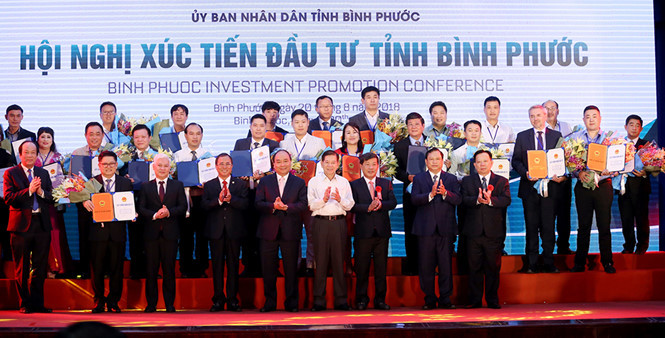 Thủ tướng Nguyễn Xuân Phúc tại hội nghị xúc tiến đầu tư tỉnh Bình Phước  Thủ tướng Nguyễn Xuân Phúc tại hội nghị xúc tiến đầu tư tỉnh Bình Phước