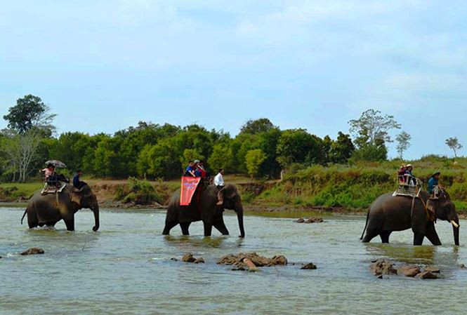 Sông Sê Rê Pốk dưới ánh nắng chiều. Sông Sê Rê Pốk dưới ánh nắng chiều.