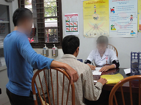 Bệnh nhân tâm thần được làm hồ sơ bệnh án trước khi điều trị nội trú Ảnh Ngọc Dung