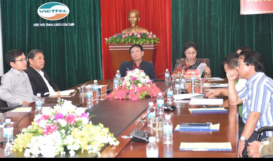 Hội nghị trực tuyến triển khai ứng dụng công nghệ thông tin kết nối cơ sở cung ứng thuốc tại điểm cầu Gia Lai. Ảnh: Nguyễn Tú