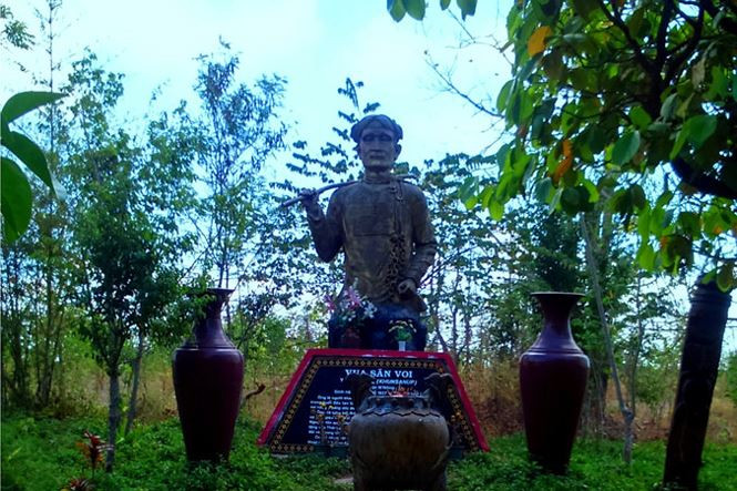 Tượng Vua săn voi Tượng Vua săn voi