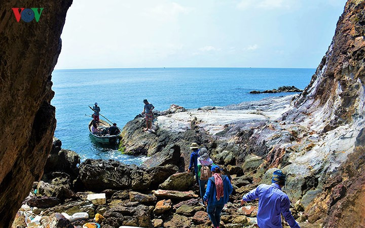 Thời gian gần đây du khách tìm đến với quần đảo Nam Du ngày càng nhiều.