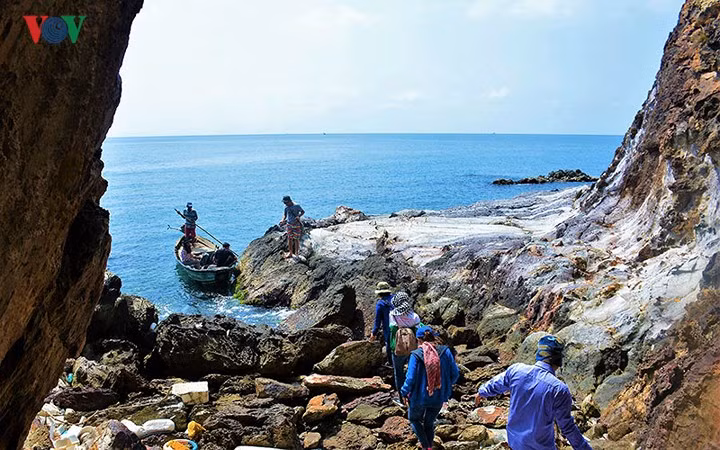 Thời gian gần đây du khách tìm đến với quần đảo Nam Du ngày càng nhiều.