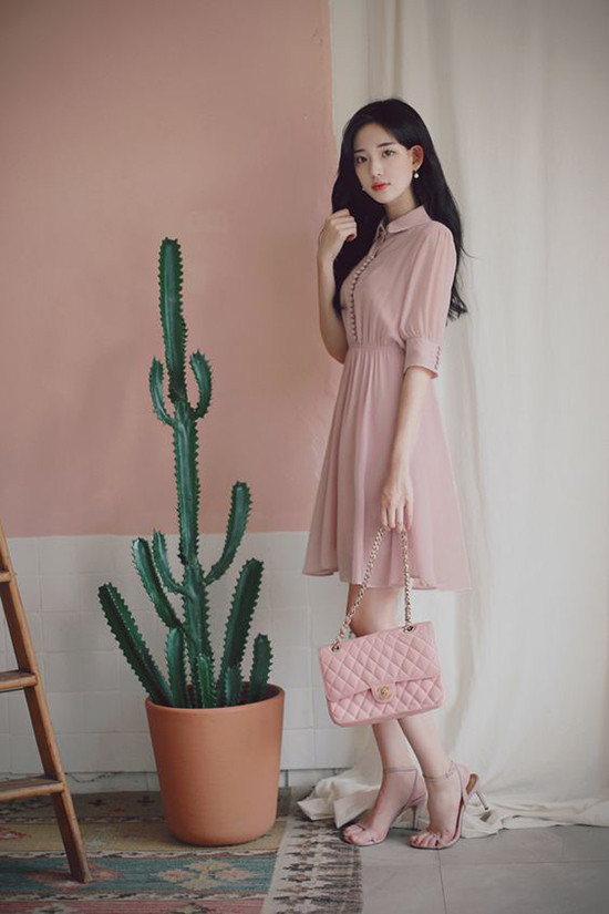  Lụa, chiffon, ren, cotton là các chất liệu được sử dụng để mang đến những bộ cánh mùa thu.