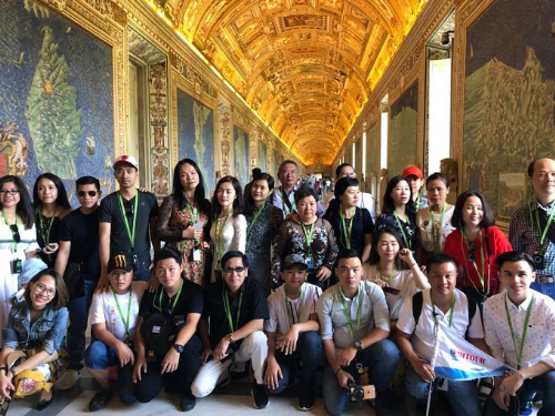 Du khách tham quan nhà thờ St. Peter ở Vatican. Ảnh: Fiditour. Du khách tham quan nhà thờ St. Peter ở Vatican. Ảnh: Fiditour.