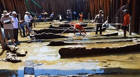  Phần đáy của con tàu cổ thế kỷ 13 phát hiện tại xã Bình Châu