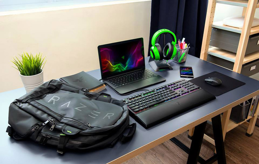 Các sản phẩm phần cứng của Razer: Máy tính, bàn phím, chuột, tai nghe, ba lô... Ảnh: Razer FB. Các sản phẩm phần cứng của Razer: Máy tính, bàn phím, chuột, tai nghe, ba lô... Ảnh: Razer FB.
