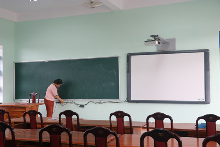 Rà soát các điều kiện trước thềm năm học mới. Ảnh: N.M