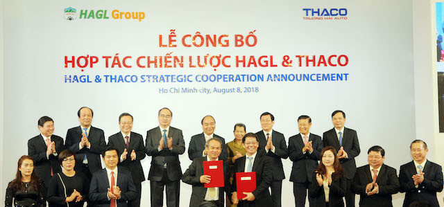 Công ty cổ phần Ô tô Trường Hải (THACO) và Công ty cổ phần Hoàng Anh Gia Lai (HAGL) đã bắt tay hợp tác, đánh dấu sự chuyển hướng đầu tư của một tập đoàn công nghiệp lớn Việt Nam sang lĩnh vực nông nghiệp.