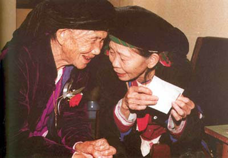  Hai bà mẹ Việt Nam anh hùng 