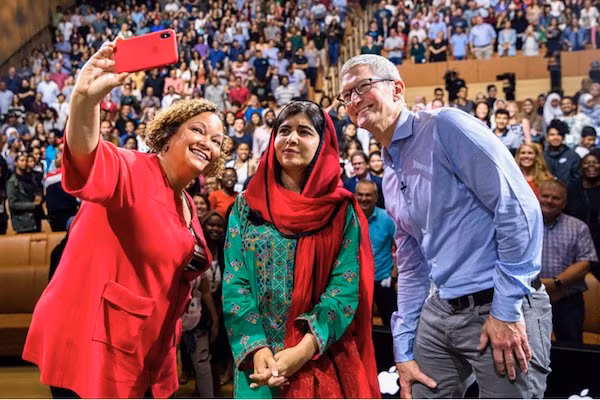 Tim Cook đóng góp rất lớn vào thành công của Apple suốt những năm qua. 