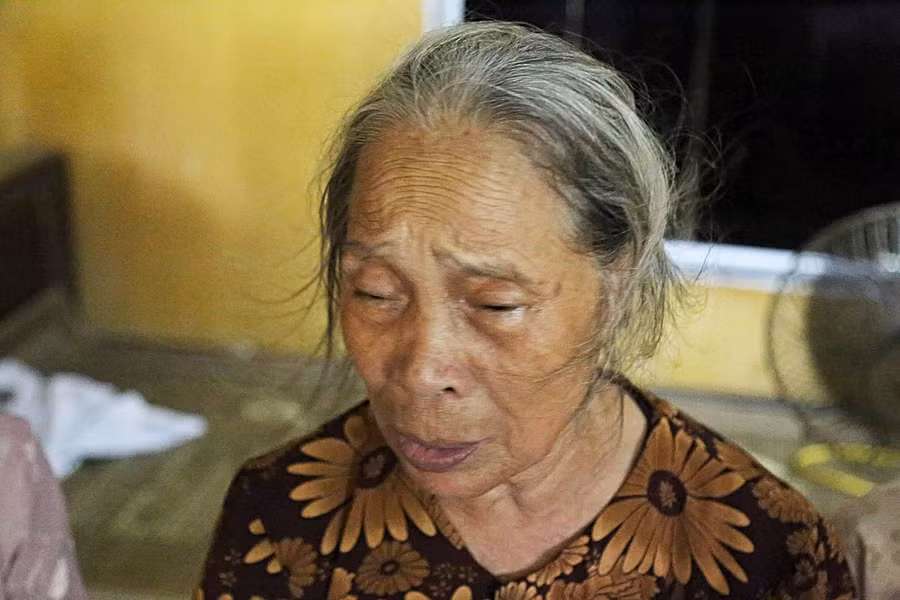 Bà Dương Thị Thành (75 tuổi, mẹ đẻ anh Trường) Bà Dương Thị Thành (75 tuổi, mẹ đẻ anh Trường)