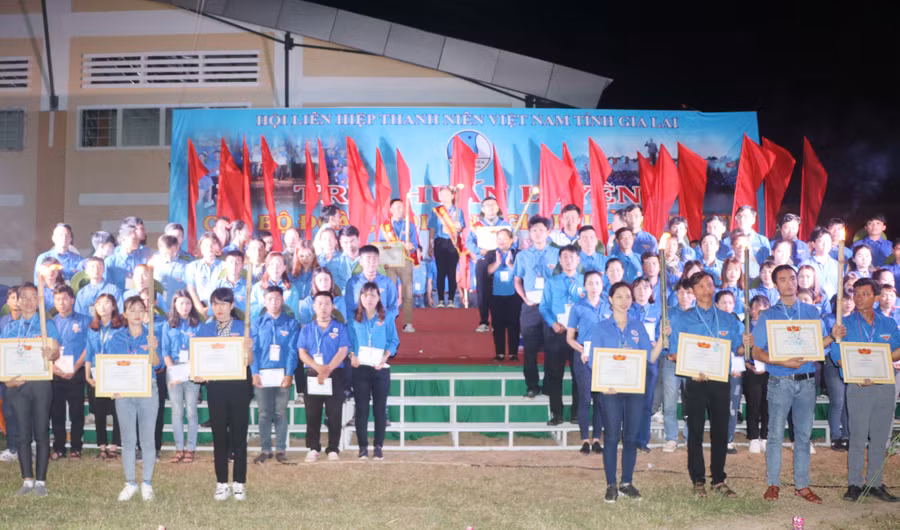 84 trại sinh được công nhận Huấn luyện viên cấp tỉnh theo định chuẩn Huấn luyện viên cấp I của TW Hội LHTN Việt Nam. Ảnh: Ngọc Minh