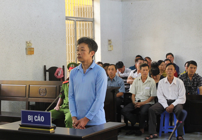 Bị cáo Y Tuyến Ksơr tại phiên tòa ẢNH: TRUNG CHUYÊN Bị cáo Y Tuyến Ksơr tại phiên tòa ẢNH: TRUNG CHUYÊN