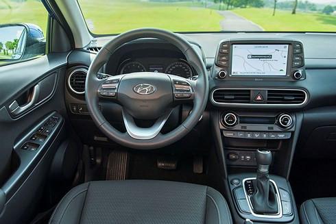  Xe được trang bị màn hình cảm ứng 8 inch tương thích Apple CarPlay và Android Auto.