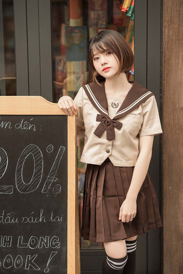 Cô gái này cũng cho rằng nên cân bằng giữa việc học và thư giãn. Vì nếu đầu óc quá căng thẳng thì việc tiếp thu cũng sẽ bị hạn chế. Ngọc Tuyết cũng thư giãn bằng cách gặp gỡ, chuyện trò cùng bạn bè, đó là khoảnh khắc cô cảm thấy thoải mái, nhẹ nhàng nhất. Cô gái này cũng cho rằng nên cân bằng giữa việc học và thư giãn. Vì nếu đầu óc quá căng thẳng thì việc tiếp thu cũng sẽ bị hạn chế. Ngọc Tuyết cũng thư giãn bằng cách gặp gỡ, chuyện trò cùng bạn bè, đó là khoảnh khắc cô cảm thấy thoải mái, nhẹ nhàng nhất.