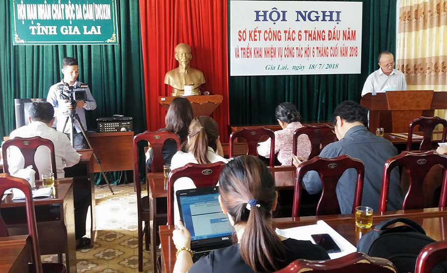 Họp bàn phối hợp tuyên truyền tại Hội Nạn nhân chất độc da cam/dioxin. Ảnh: N.N