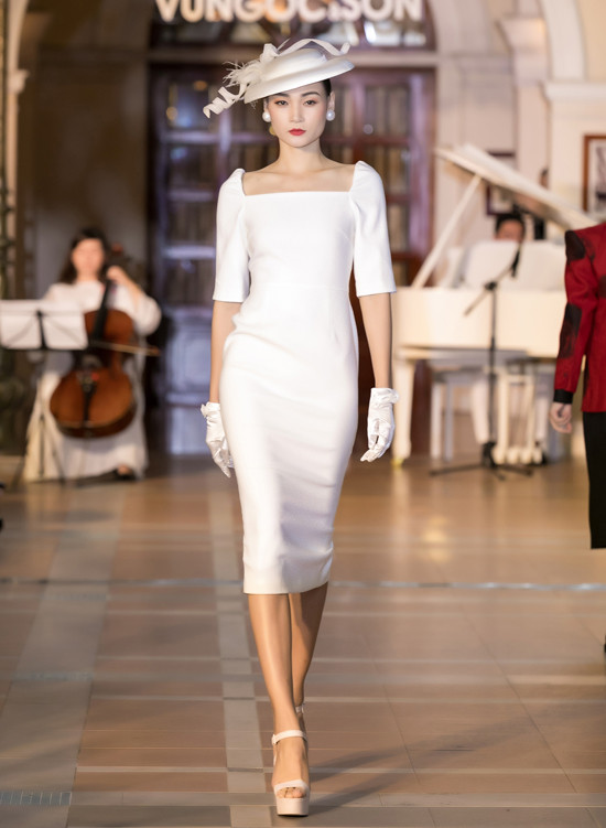 Bộ sưu tập mang đến nhiều kiểu váy ứng dụng, đầm đi tiệc phù hợp với các bạn gái yêu sự sang trọng, kiểu cách. Bộ sưu tập mang đến nhiều kiểu váy ứng dụng, đầm đi tiệc phù hợp với các bạn gái yêu sự sang trọng, kiểu cách.