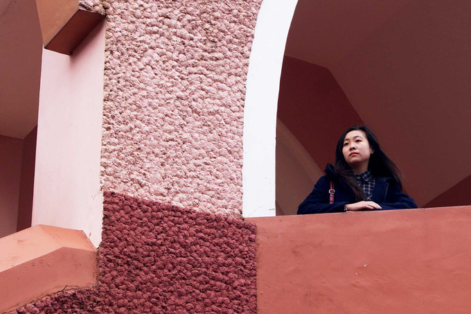  Hương Giang, một du khách chia sẻ, tuy không phải là giáo dân nhưng bạn rất ấn tượng với nhà thờ này. 