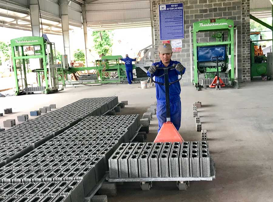 Nhiều doanh nghiệp muốn tỉnh thành lập Quỹ Bảo lãnh tín dụng để được hỗ trợ vốn. Ảnh: H.D Nhiều doanh nghiệp muốn tỉnh thành lập Quỹ Bảo lãnh tín dụng để được hỗ trợ vốn. Ảnh: H.D
