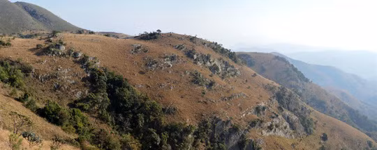 Ảnh toàn cảnh khu vực núi tìm ra hóa thạch - ảnh do nhóm nghiên cứu cung cấp Ảnh toàn cảnh khu vực núi tìm ra hóa thạch - ảnh do nhóm nghiên cứu cung cấp