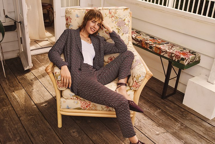 H&M vừa tung ra bộ sưu tập dành cho phái nữ với sự kết hợp của các hoạ tiết in từ GP & J Baker. H&M vừa tung ra bộ sưu tập dành cho phái nữ với sự kết hợp của các hoạ tiết in từ GP & J Baker.
