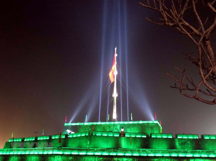 Kỳ đài Huế dưới ánh sáng của 1.000 đèn Led. 