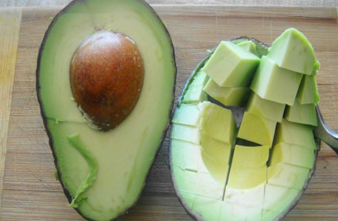 Quả bơ được xem là siêu thực phẩm với sức khỏe. Quả bơ được xem là siêu thực phẩm với sức khỏe.