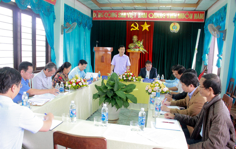 Quang cảnh buổi làm việc. Ảnh: Hồng Thi Quang cảnh buổi làm việc. Ảnh: Hồng Thi