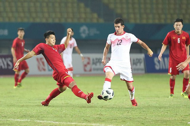  Olympic Việt Nam vẫn còn điểm yếu ở khả năng phòng ngự từ xa (ảnh: Huyền Trang)