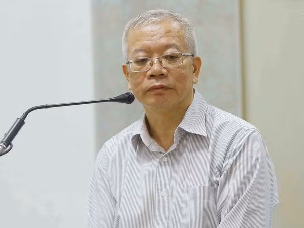 Bị cáo Trần Trung Chí Hiếu tại phiên tòa. (Ảnh: Doãn Tấn/TTXVN)