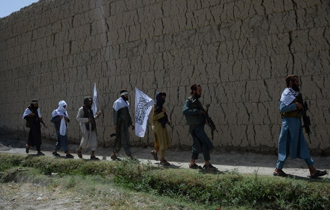 Các tay súng Taliban tại Jalalabad, Afghanistan ngày 16/6. 