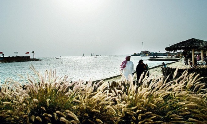 Theo Cơ quan Năng lượng Quốc tế vào 2016, Bahrain là quốc gia có lượng tiêu thụ điện bình quân đầu người lớn nhất châu Á và là quốc gia "khát" năng lượng thứ ba trên thế giới, sau Iceland và Na Uy. Theo Cơ quan Năng lượng Quốc tế vào 2016, Bahrain là quốc gia có lượng tiêu thụ điện bình quân đầu người lớn nhất châu Á và là quốc gia