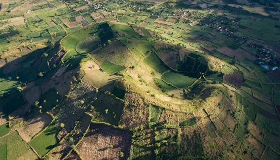  Thi thiết kế biểu tượng đặt trên núi lửa Chư Đăng Ya