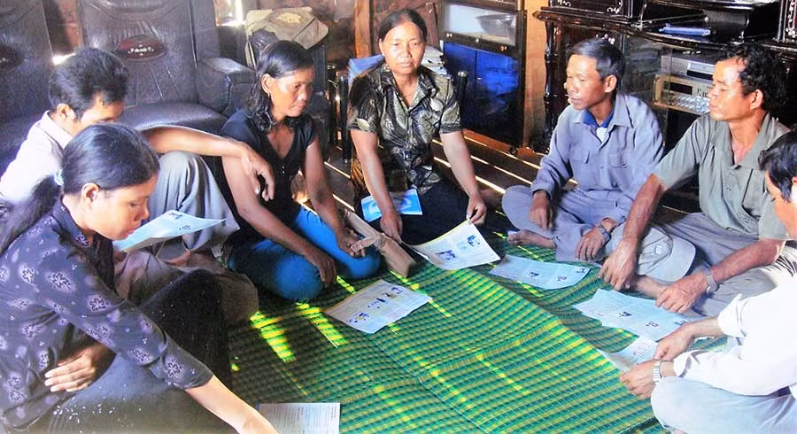  Tuyên truyền, tư vấn về phòng-chống bạo lực gia đình. Ảnh: Đ.Y